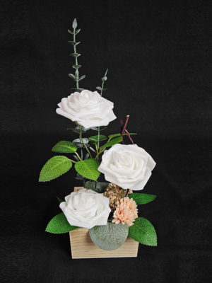 Trio de roses et bois